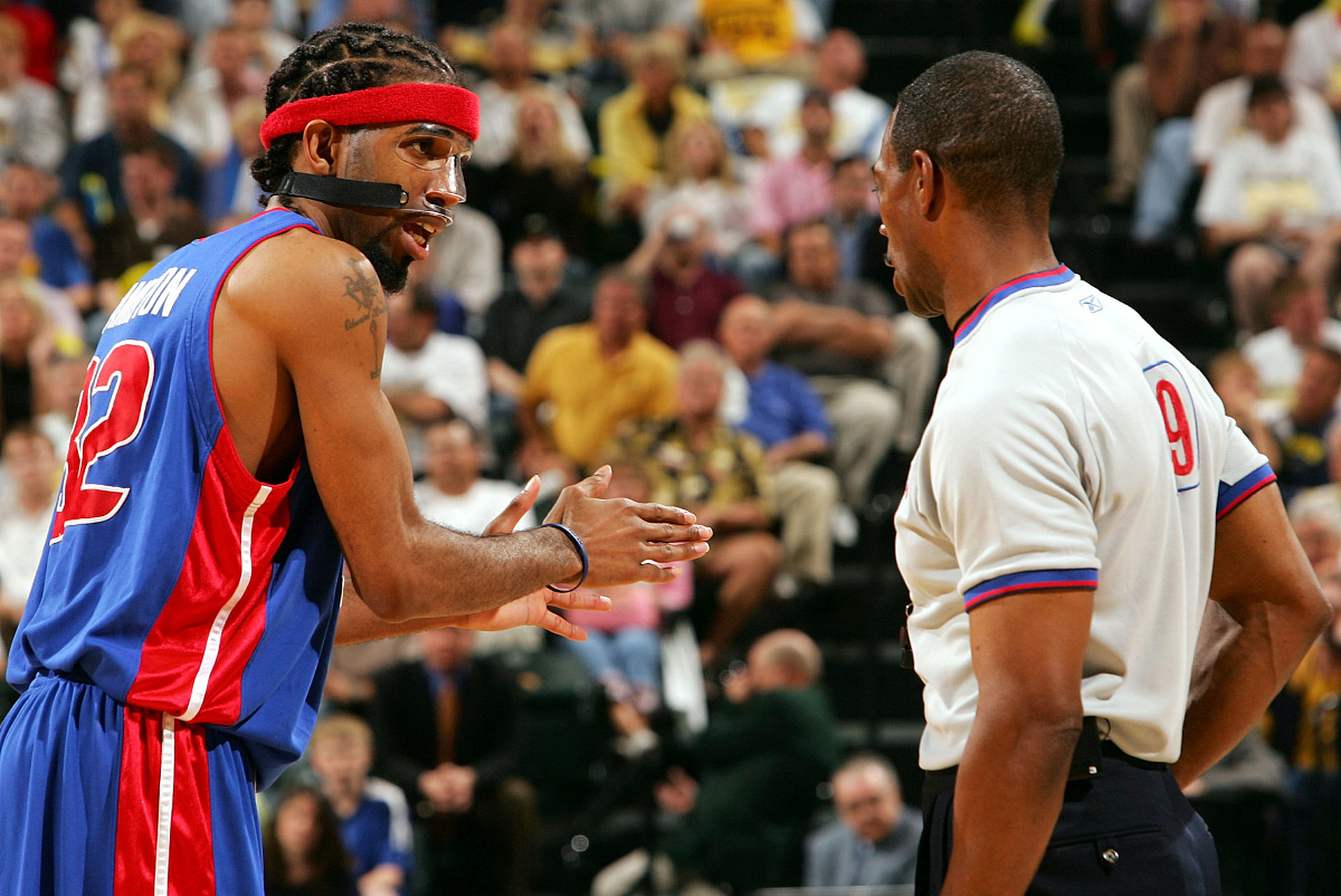 托特纳姆发布备战花絮；今晨回应争议；NBA季后赛任务艰巨；临场指挥获称赞的简单介绍