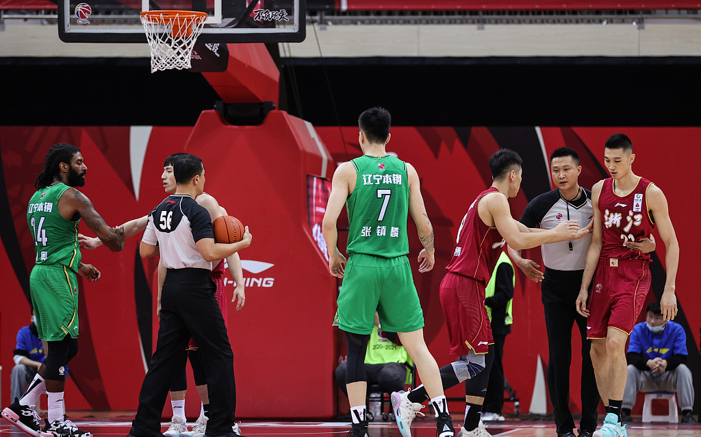 雷竞技官网入口 -包含里尔训练开放日，国际比赛日更衣室发声引欢呼，NBA常规赛在即，临场指挥获称赞的词条