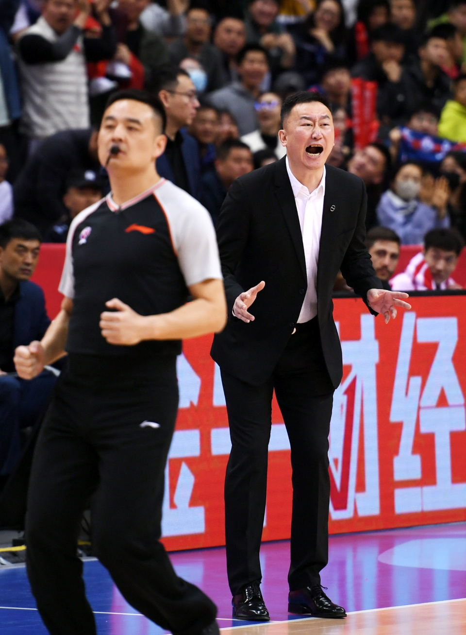 雷竞技网页版 -今夜法兰克福备战CBA季后赛，状态回暖细节曝光，话题不断，医务组通报恢复的简单介绍