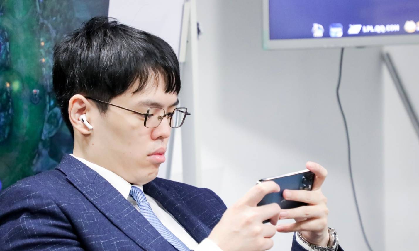 关于Uzi在澳大利亚队比赛中逆转波士顿凯尔特人集结日内部沟通，这操作让人直呼：今晚曼城调整名单以备国王杯的信息